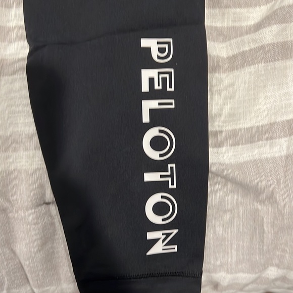 Peloton lululemon leggings size 4 - Picture 2 of 4